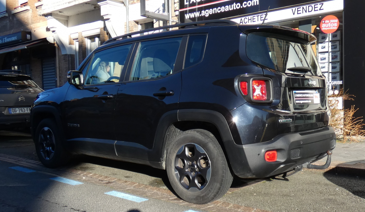 Jeep Renegade — 12
